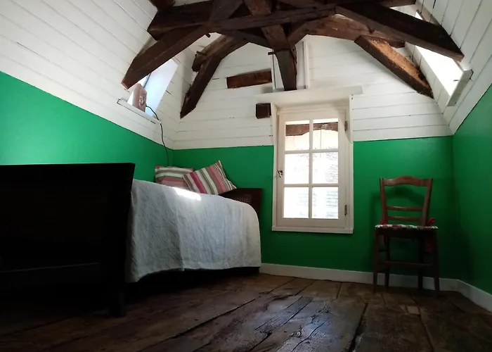 Maison En Plein Coeur De Ville A Montmorillon